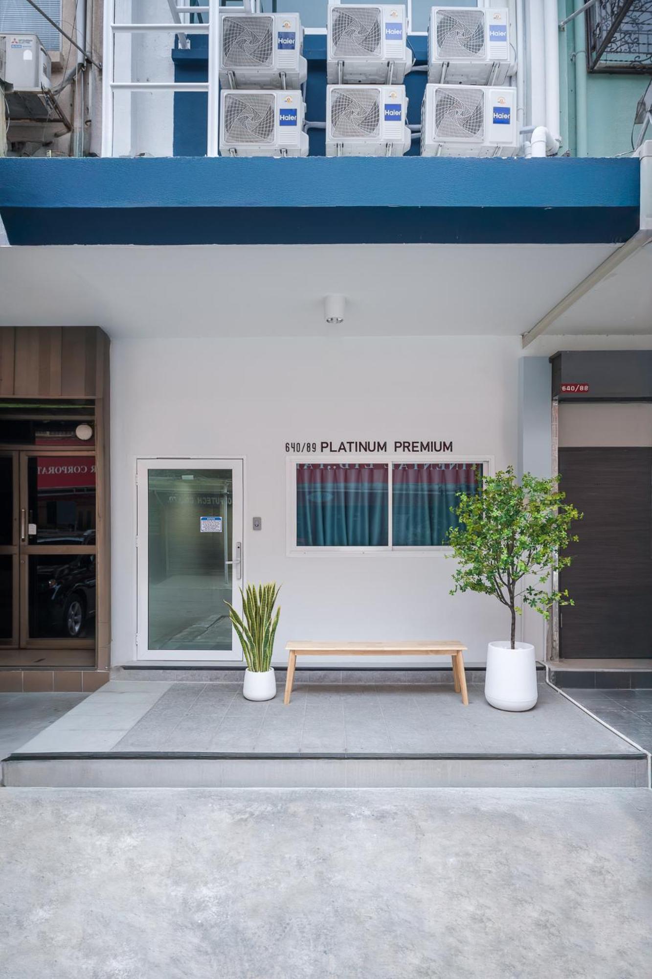 Platinum Premium Deluxe Apartments Bangkok Exterior photo